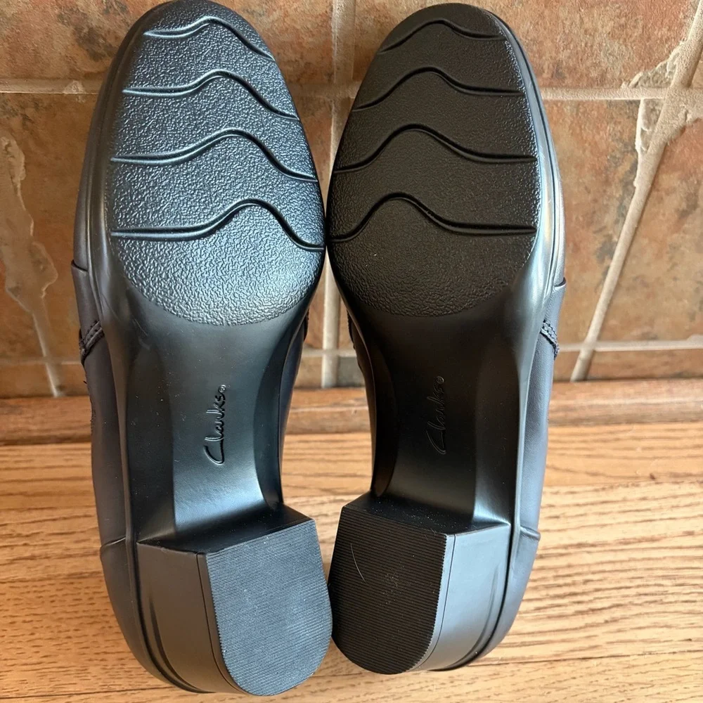 Clarks Women's Navy Emslie Warren Zipper Ankle Boot - Picture 12 of 13